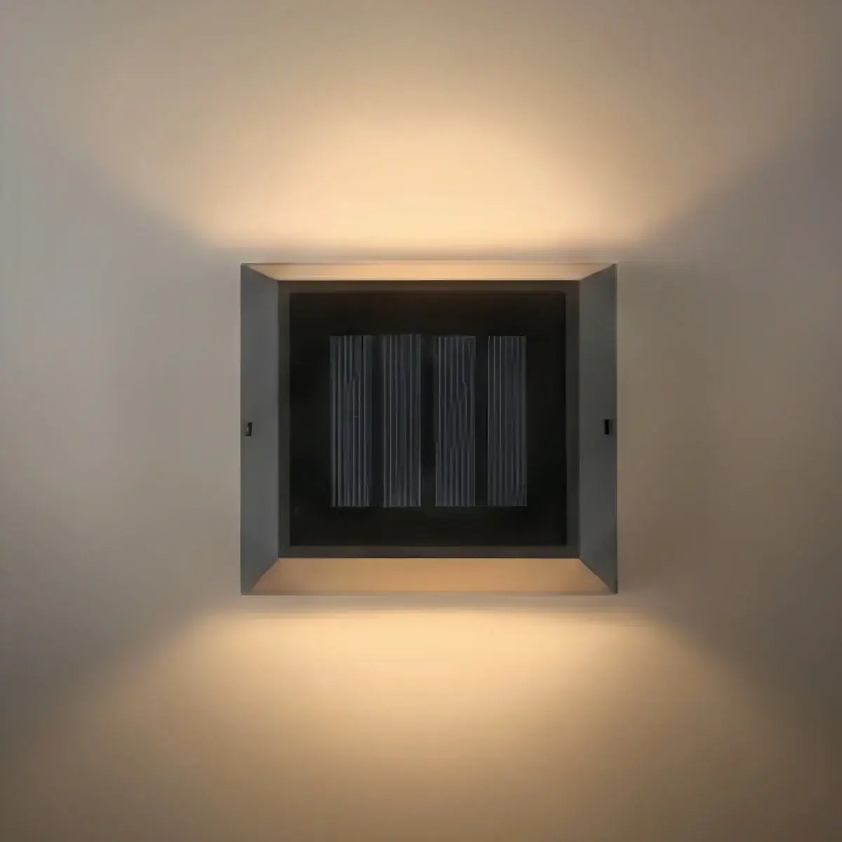Minimalist_Stainless_Steel_Outdoor_Wall_Sconce